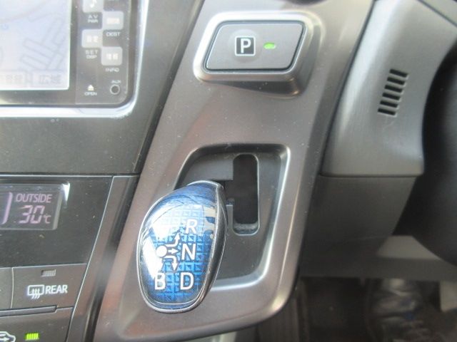 Toyota PRIUS ALPHA 2014-08 22158-14