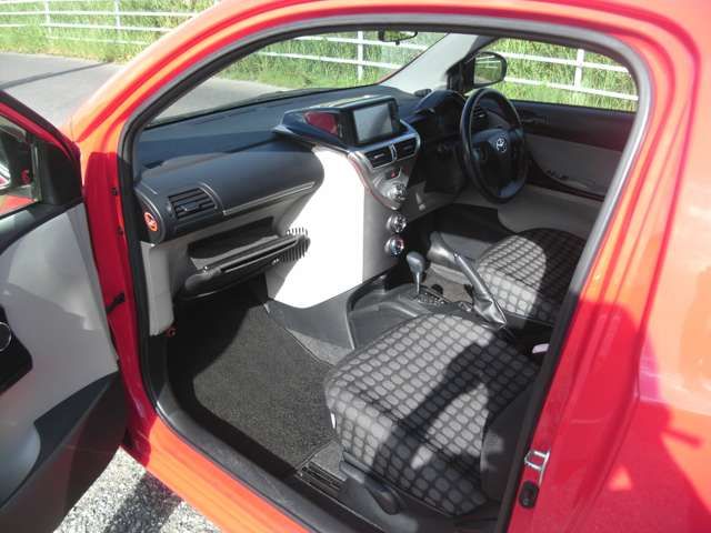 Toyota IQ 2011-06 8649-11