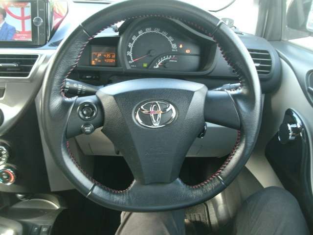 Toyota IQ 2011-06 8649-13