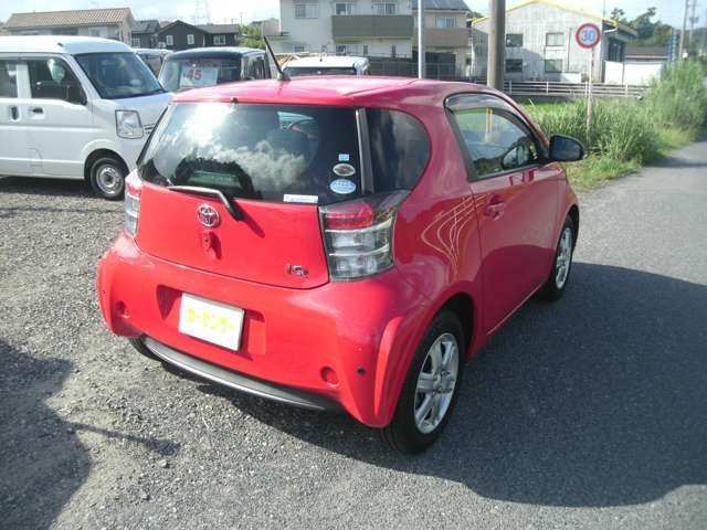 Toyota IQ 2011-06 8649-6