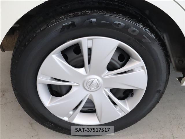 Nissan MARCH 2018-07 383044-7