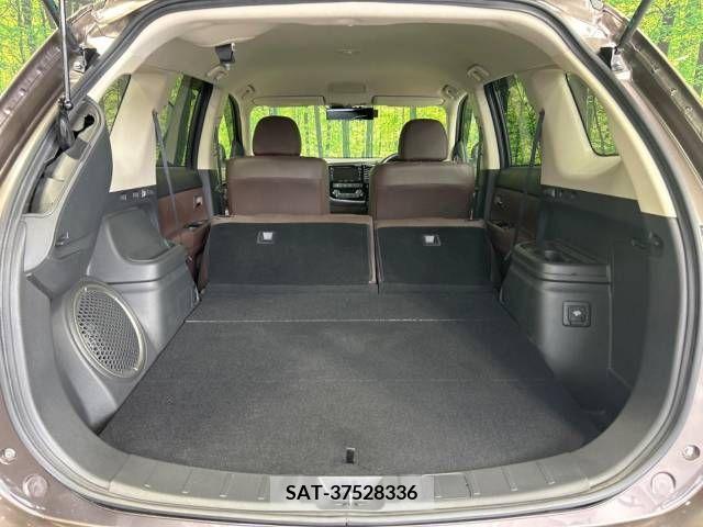Mitsubishi OUTLANDER PHEV 2015-10 381699-10