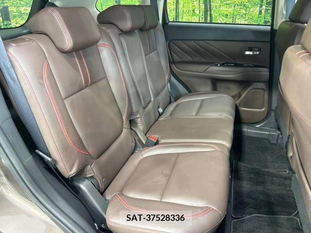 Mitsubishi OUTLANDER PHEV 2015-10 381699-9