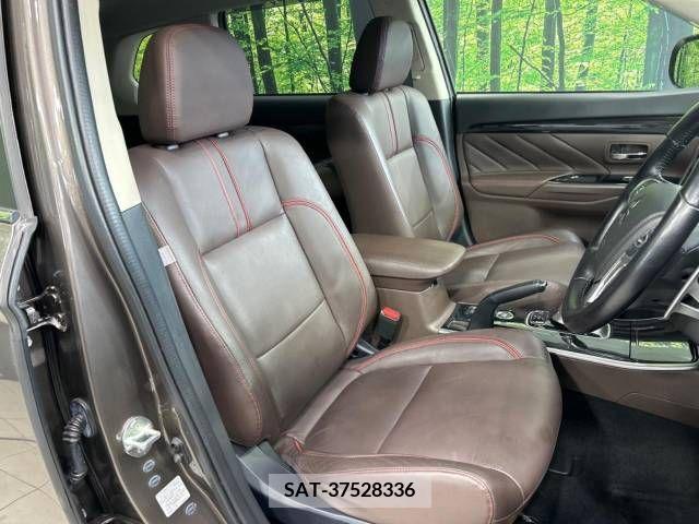 Mitsubishi OUTLANDER PHEV 2015-10 381699-8