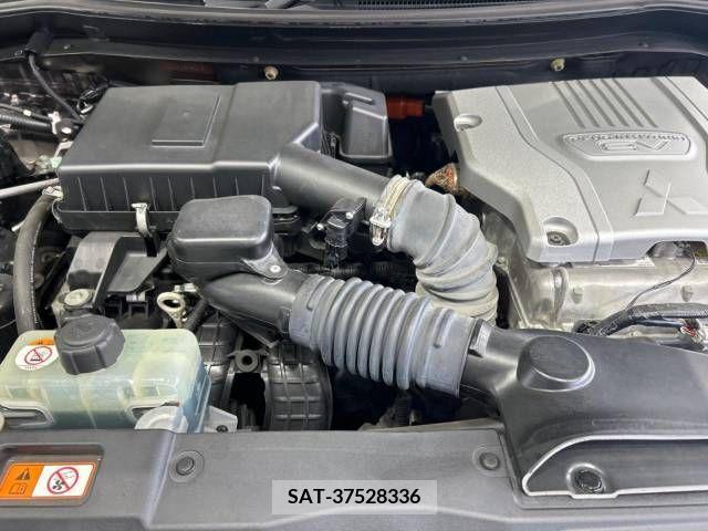 Mitsubishi OUTLANDER PHEV 2015-10 381699-18