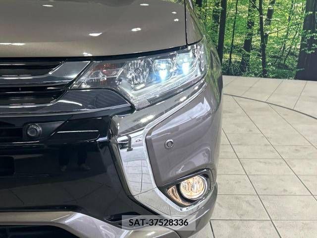 Mitsubishi OUTLANDER PHEV 2015-10 381699-12