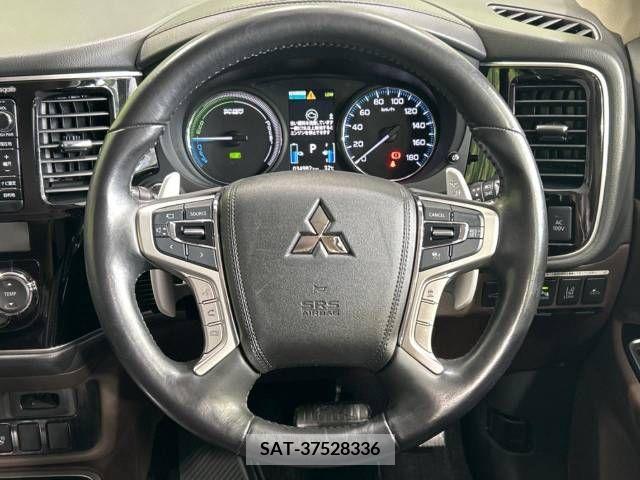 Mitsubishi OUTLANDER PHEV 2015-10 381699-11