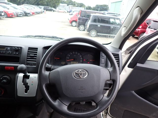 Toyota HIACE VAN 2017-09 9249-12