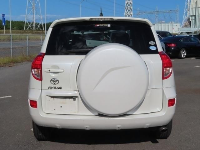 Toyota RAV4 2007-05 15706-1