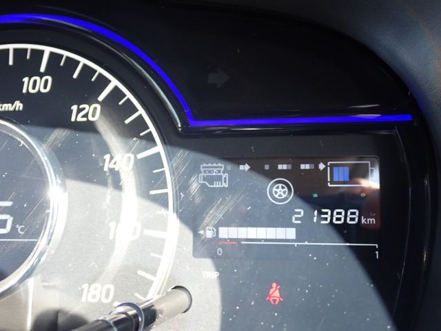 Nissan NOTE 2018-09 11176-9