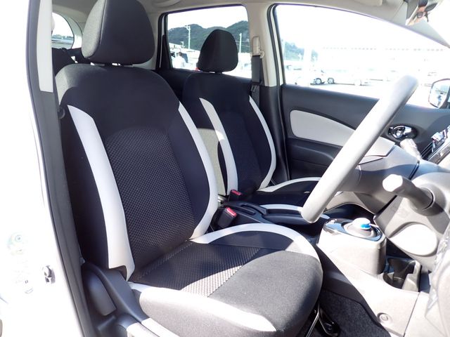 Nissan NOTE 2018-09 11176-12