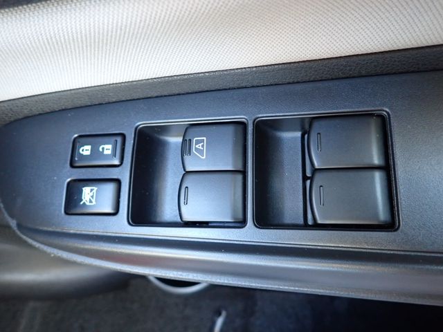 Nissan NOTE 2018-09 11176-7