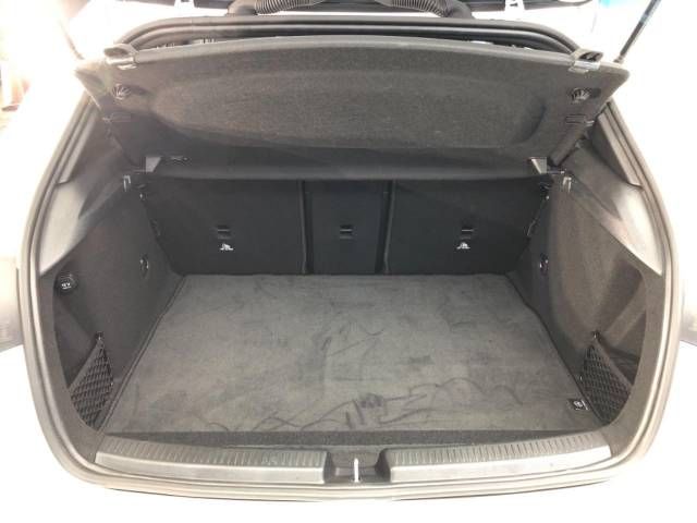 Mercedes Benz A-CLASS 2019-02 181925-12