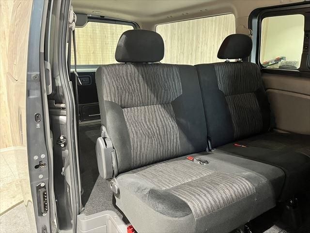 Nissan NV350 Caravan 2018-09 183741-20