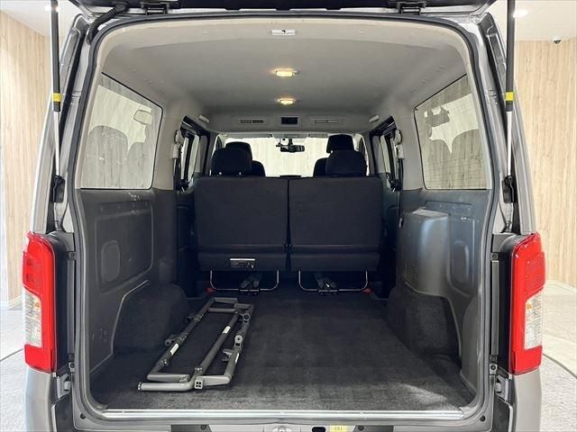 Nissan NV350 Caravan 2018-09 183741-23