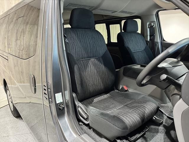 Nissan NV350 Caravan 2018-09 183741-19