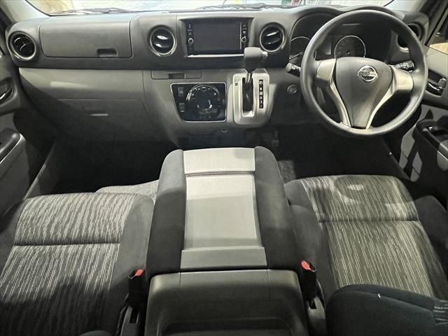Nissan NV350 Caravan 2018-09 183741-18