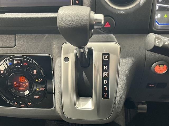 Nissan NV350 Caravan 2018-09 183741-25