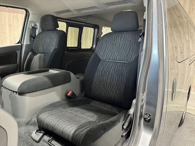 Nissan NV350 Caravan 2018-09 183741-21