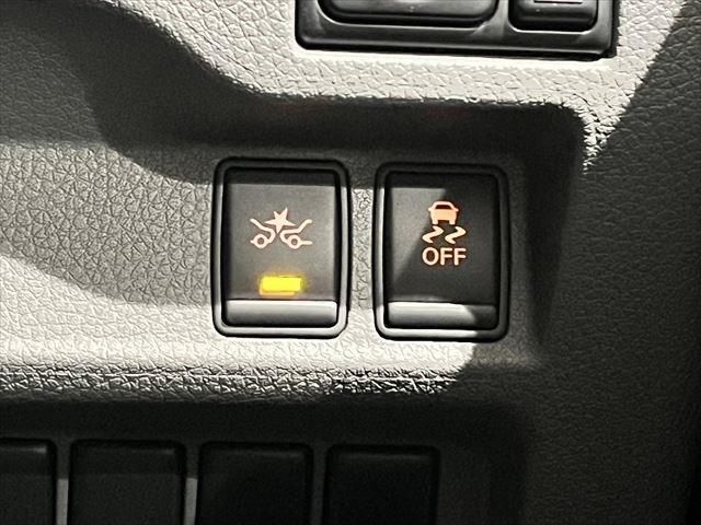 Nissan NV350 Caravan 2018-09 183741-29