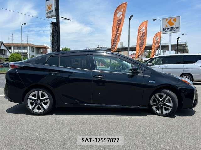 Toyota PRIUS 2016-02 335144-5
