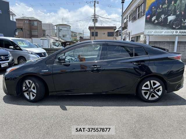 Toyota PRIUS 2016-02 335144-4
