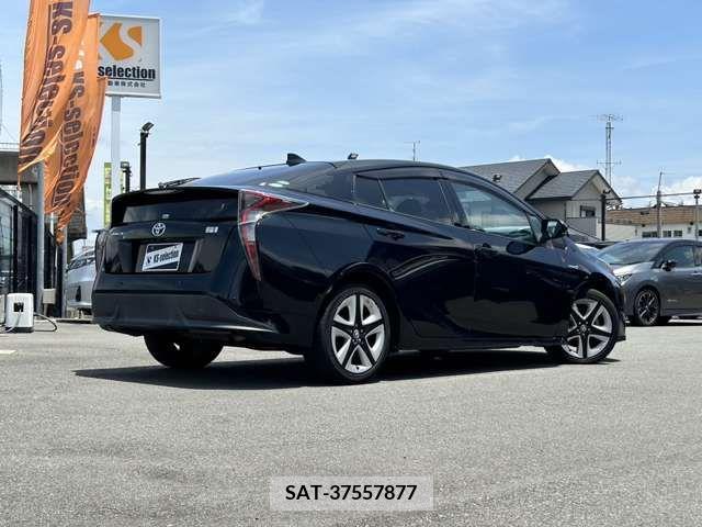 Toyota PRIUS 2016-02 335144-1