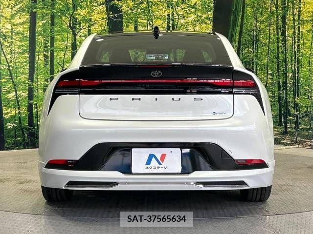 Toyota PRIUS 2023-11 366361-15