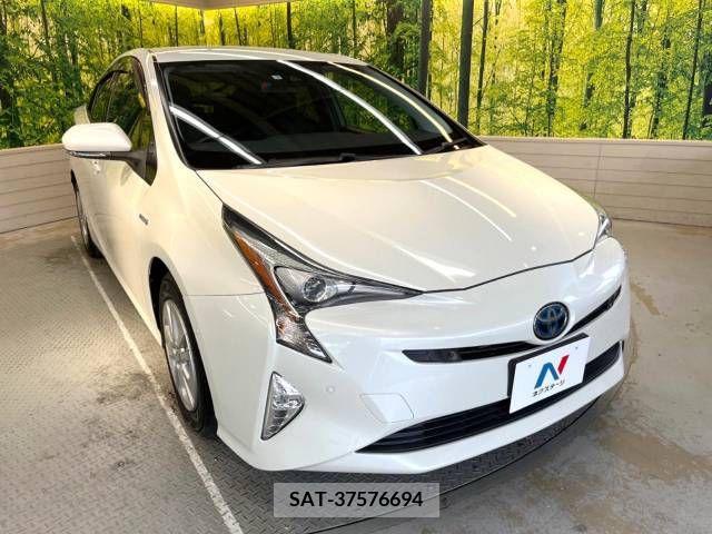Toyota PRIUS 2017-03 282135-16