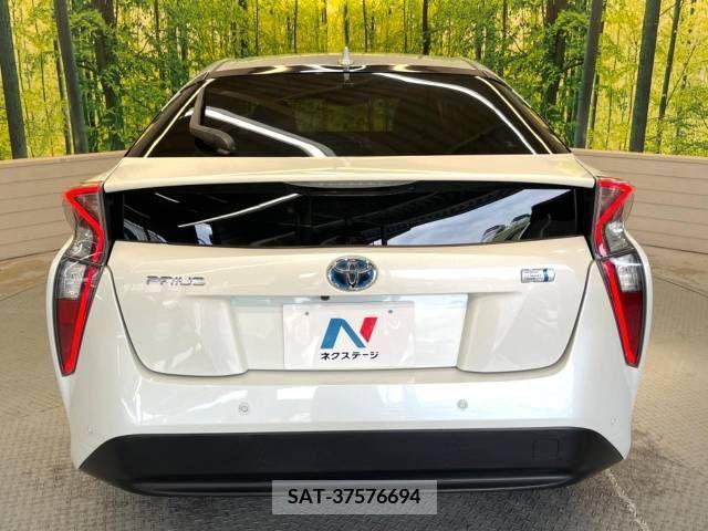 Toyota PRIUS 2017-03 282135-15