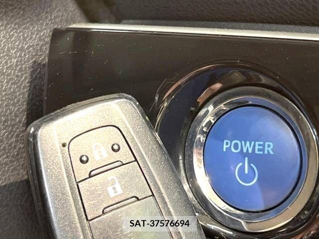 Toyota PRIUS 2017-03 282135-7