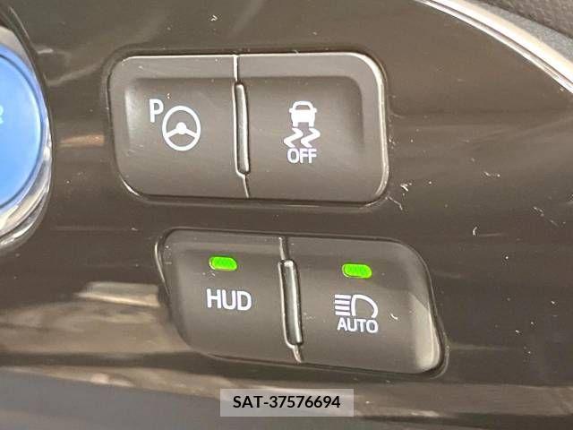Toyota PRIUS 2017-03 282135-6