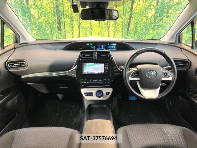 Toyota PRIUS 2017-03 282135-1