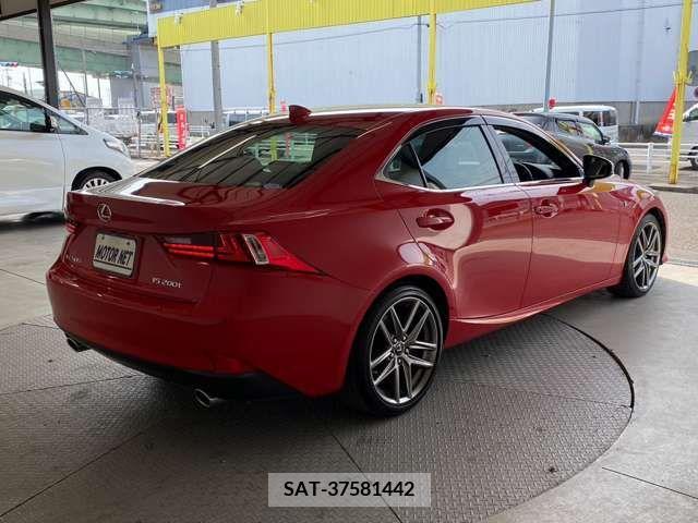 Lexus IS 2016-06 275380-19