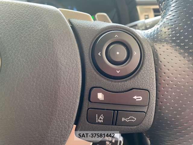 Lexus IS 2016-06 275380-10