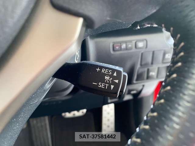 Lexus IS 2016-06 275380-9