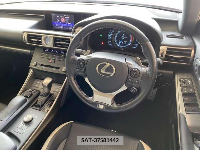 Lexus IS 2016-06 275380-8