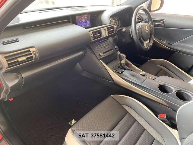 Lexus IS 2016-06 275380-4