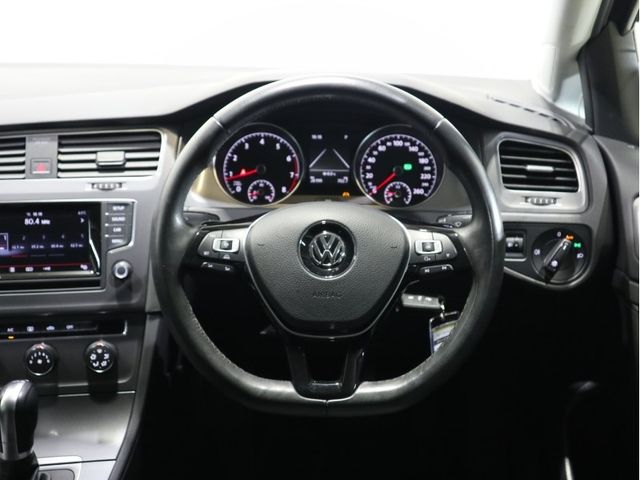 VolksWagen GOLF 2014-03 26829-10