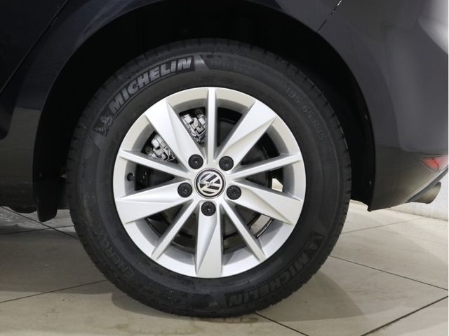 VolksWagen GOLF 2014-03 26829-25