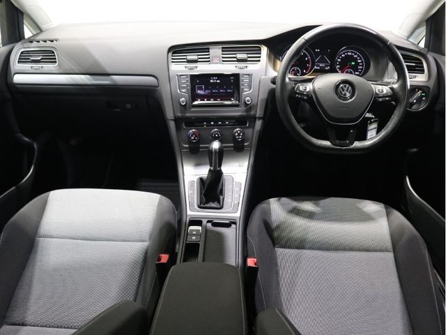 VolksWagen GOLF 2014-03 26829-9