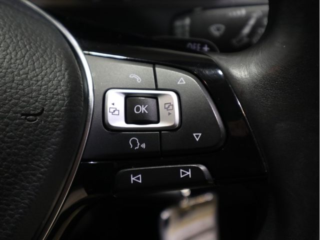 VolksWagen GOLF 2014-03 26829-19