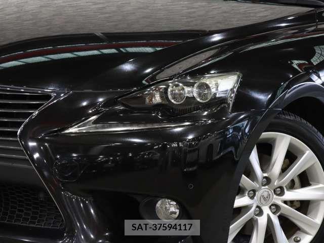 Lexus IS 2013-09 391853-10