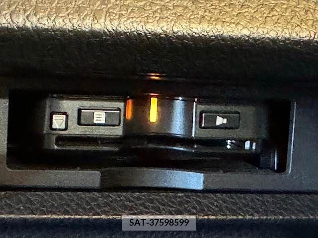 Toyota VOXY 2018-07 288997-11