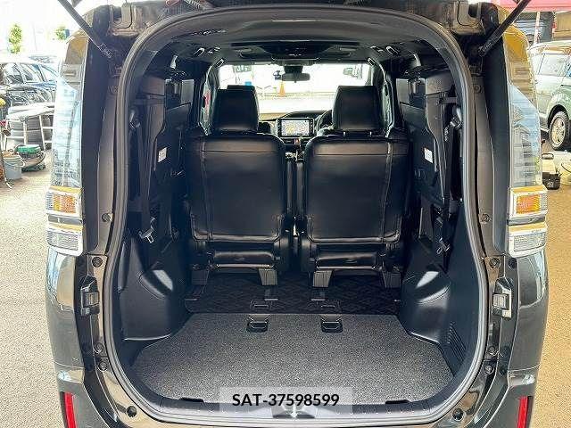 Toyota VOXY 2018-07 288997-8