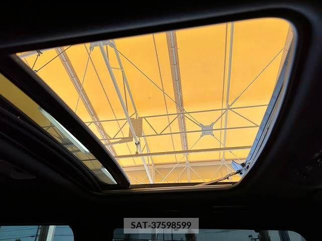 Toyota VOXY 2018-07 288997-6
