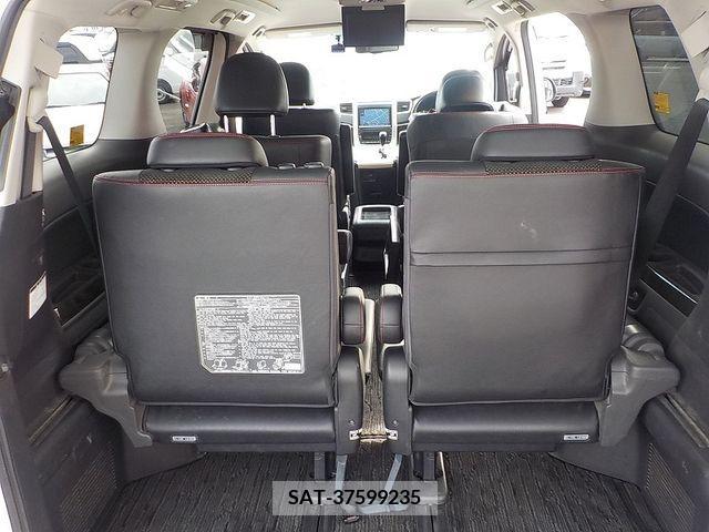 Toyota VELLFIRE 2014-01 369676-11