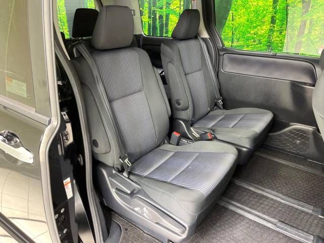 Toyota VOXY 2015-07 26895-9