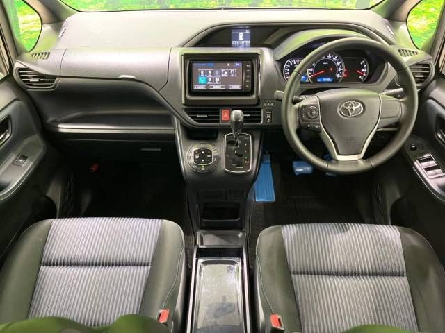 Toyota VOXY 2015-07 26895-1