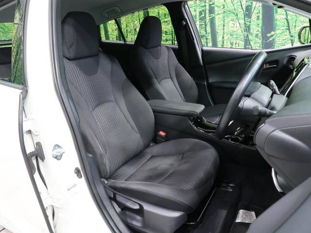 Toyota PRIUS 2018-08 187897-8